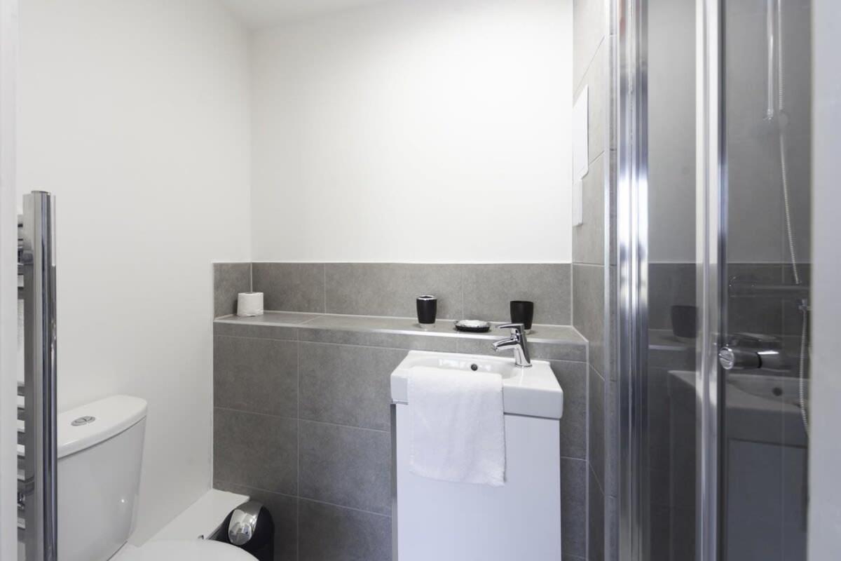 Modern And Bright 2 Bed Apartment In Ashford Ashford  Zewnętrze zdjęcie
